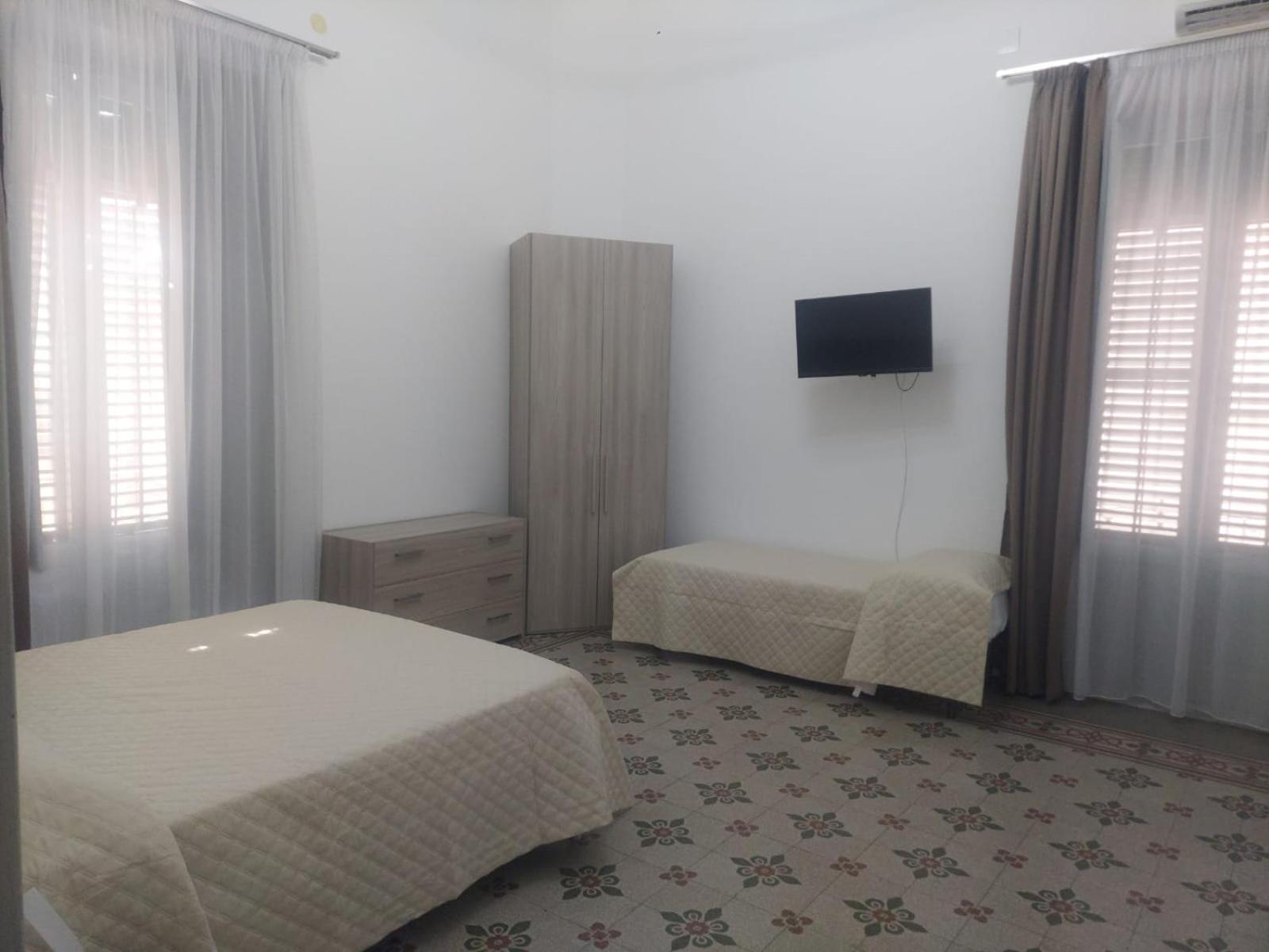 Guest House Lamphotel Militello Palermo Esterno foto