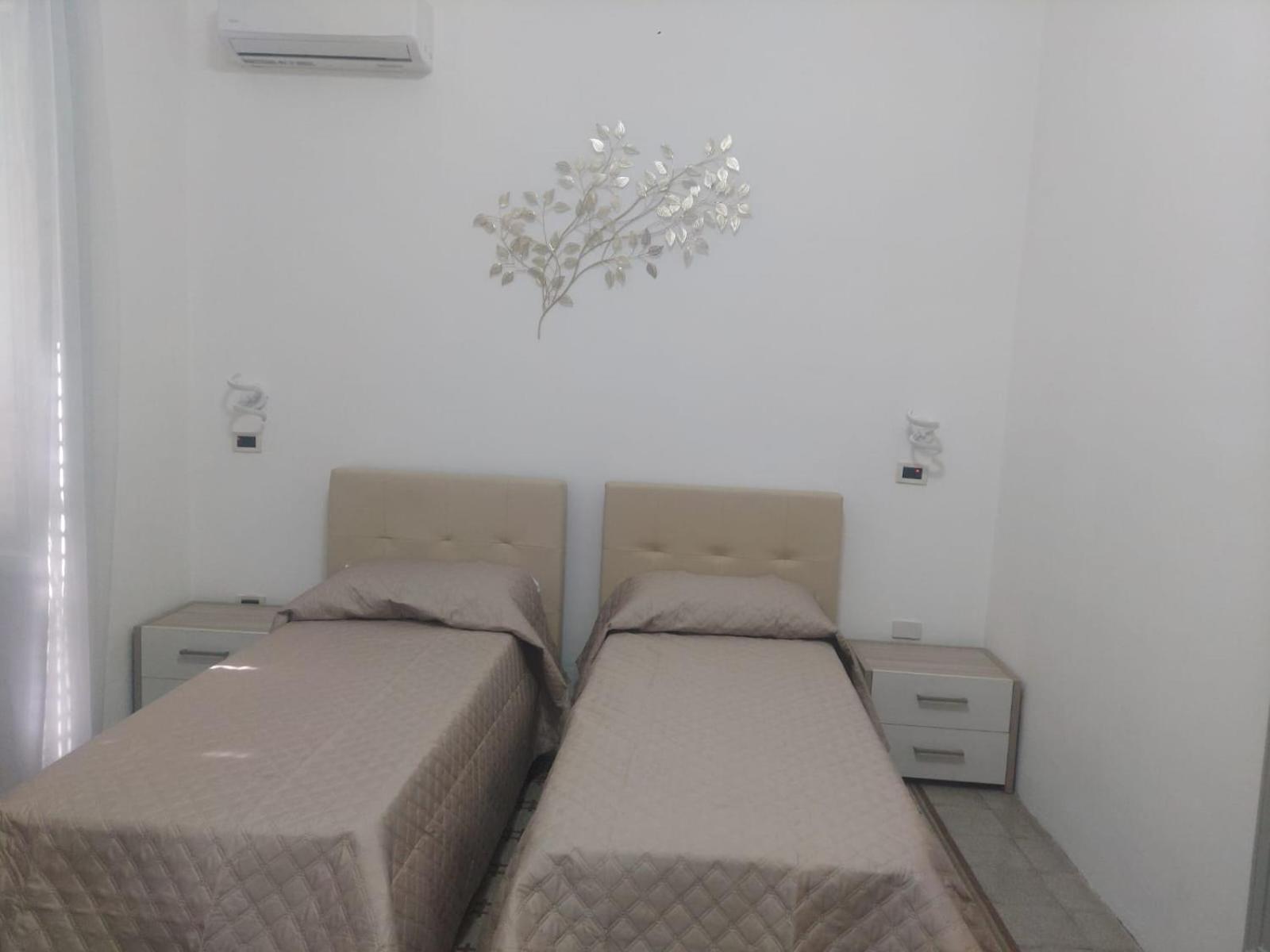 Guest House Lamphotel Militello Palermo Esterno foto