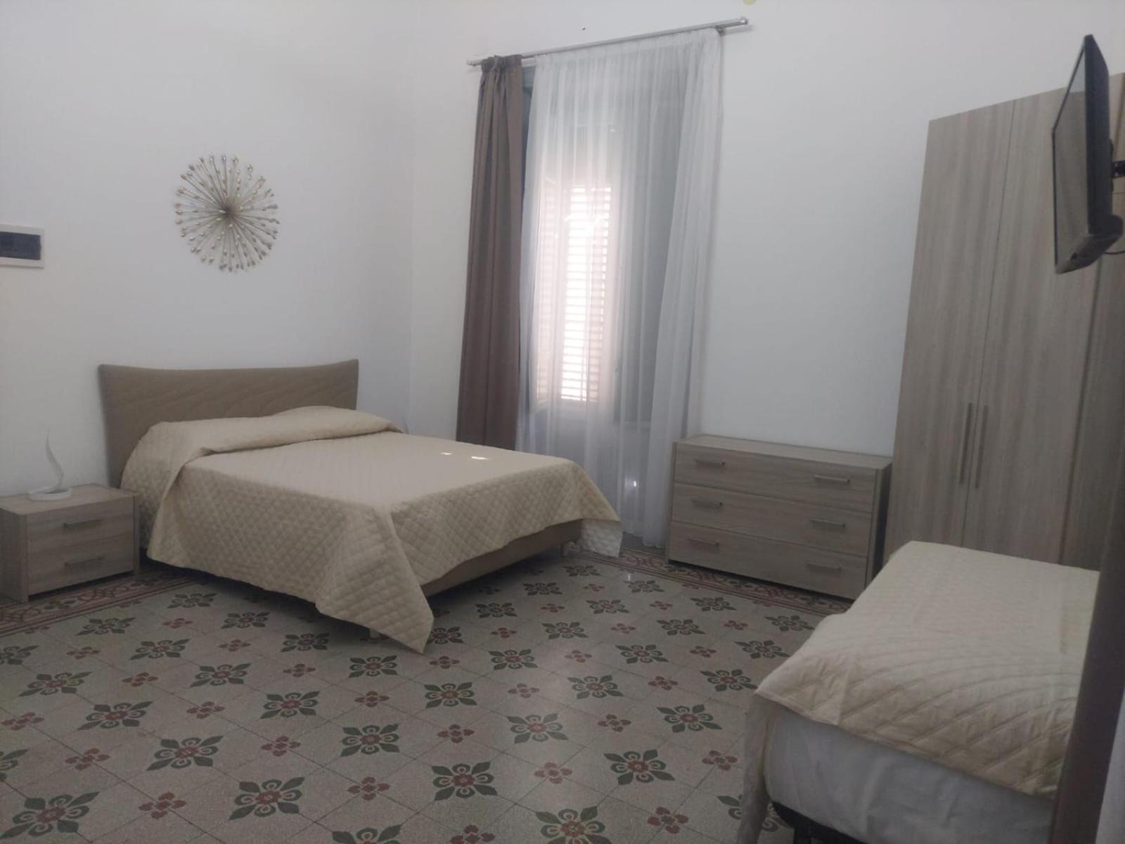 Guest House Lamphotel Militello Palermo Esterno foto