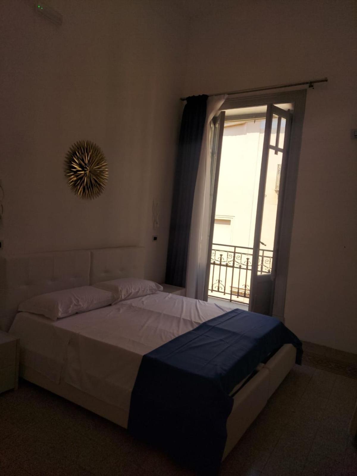 Guest House Lamphotel Militello Palermo Esterno foto