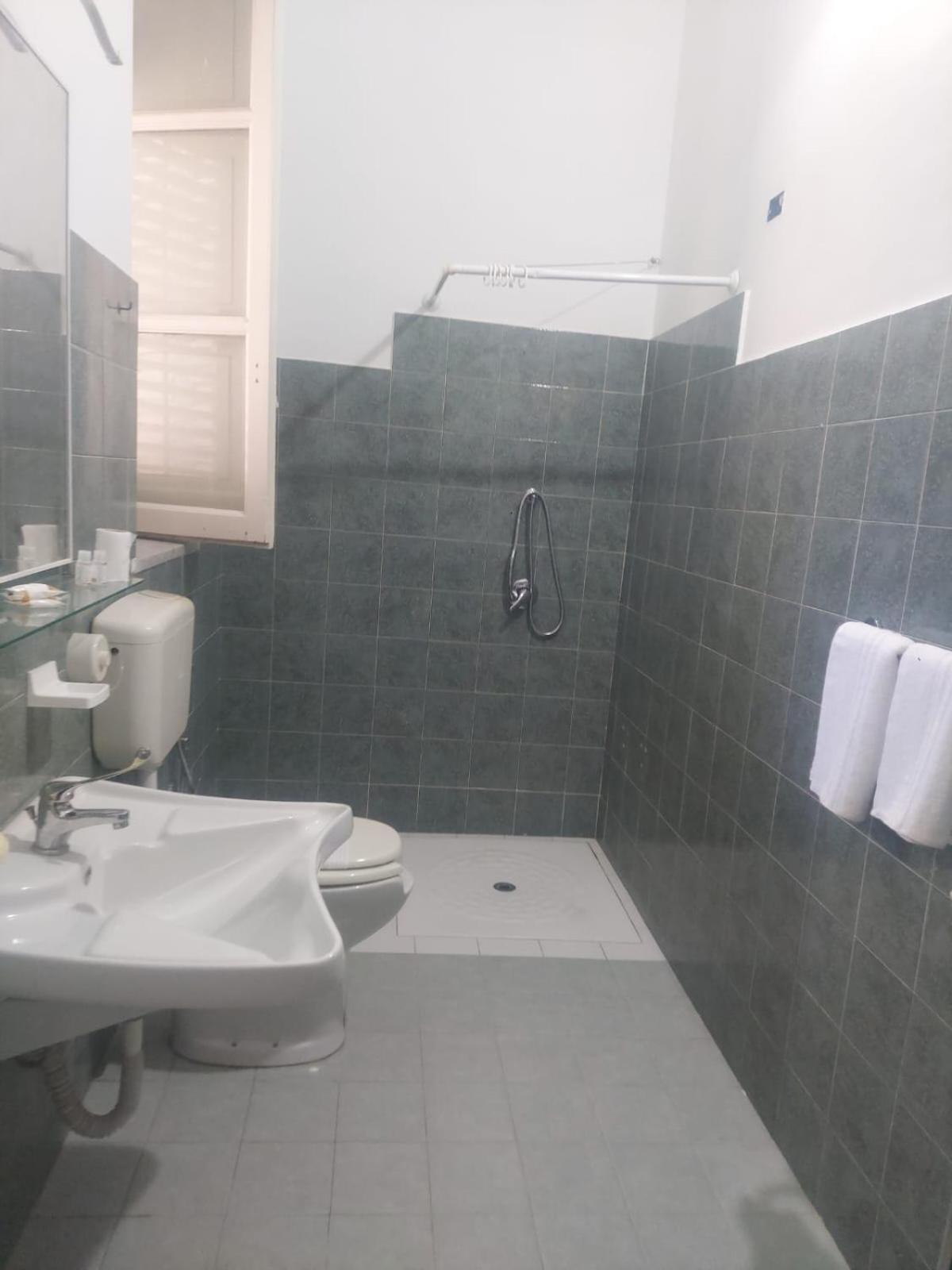 Guest House Lamphotel Militello Palermo Esterno foto