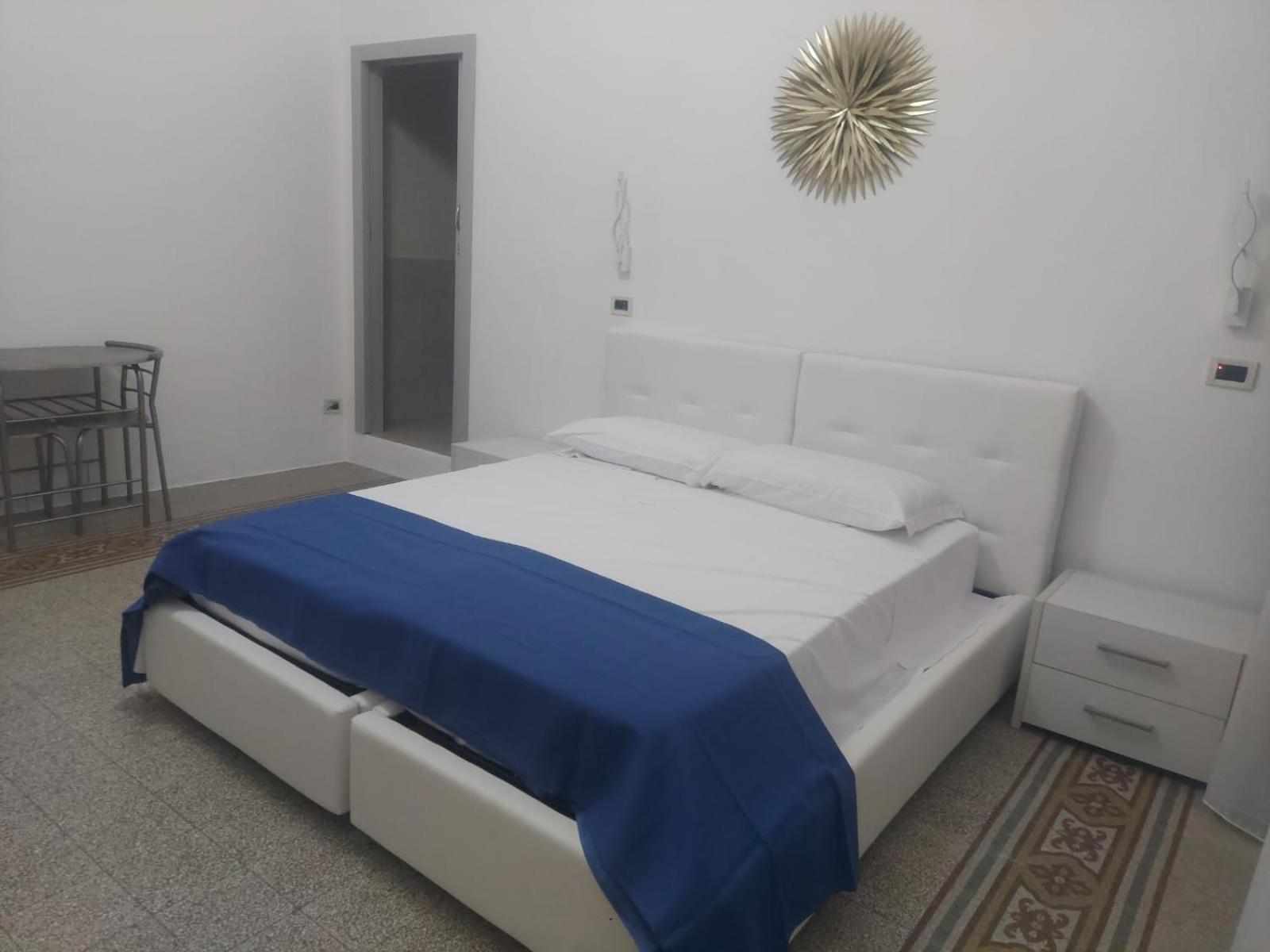Guest House Lamphotel Militello Palermo Esterno foto