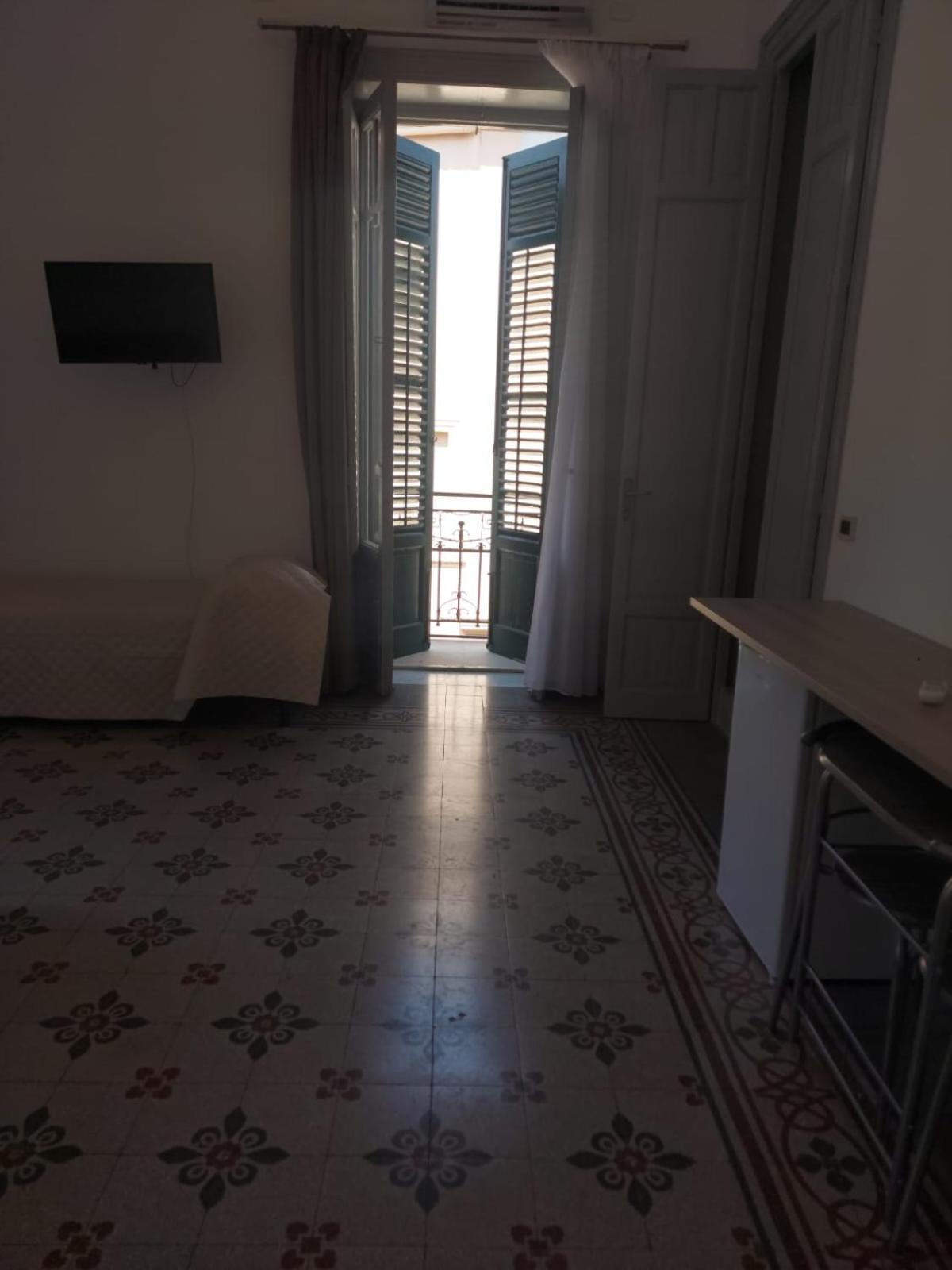 Guest House Lamphotel Militello Palermo Esterno foto