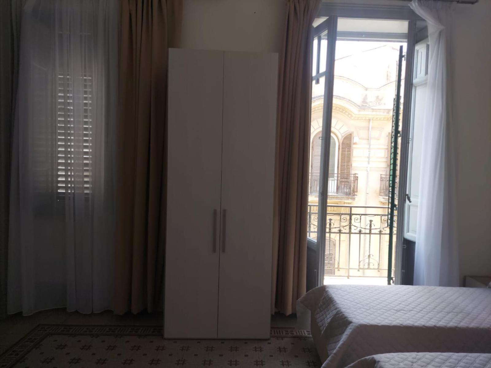 Guest House Lamphotel Militello Palermo Esterno foto